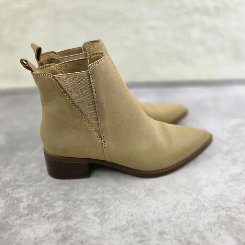 Serra Womens Tan Faux Suede Pointed Toe Ankle Boots Block Heel Size 7 S1464